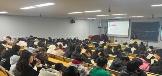 财经旅游学院举行“关注消防，珍爱生命”主题团日活动