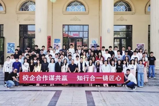 财经旅游学院组织学生赴崇礼开展认识实习